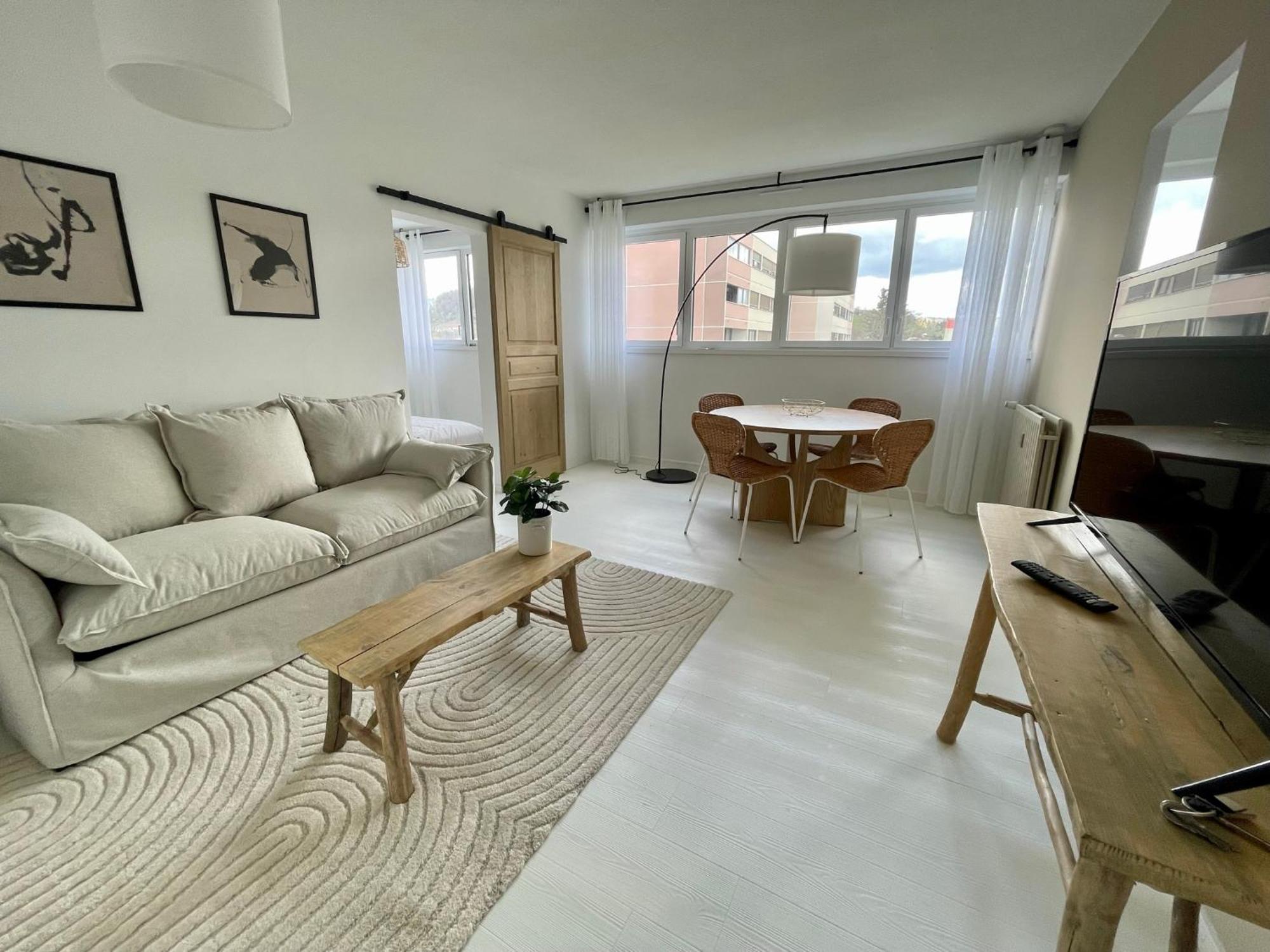 Appartement Au Coeur De La Ponetie à Aurillac Extérieur photo